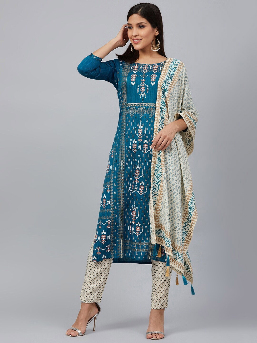 BAESD Ethnic Motifs Printed Regular Round Neck Straight Kurta with Trouser & Dupatta, Blue
BAESD Ethnic Motifs Printed Regular Round Neck Straight Kurta with Trouser & Dupatta, Blue