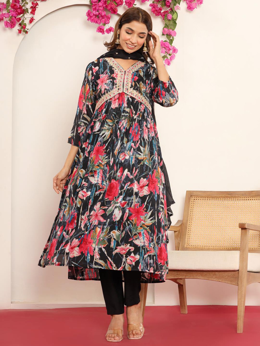 Varanga Black Gotta Patti Floral Embroidered V-Neck Empire Kurta With Trousers & Dupatta
Varanga Black Gotta Patti Floral Embroidered V-Neck Empire Kurta With Trousers & Dupatta