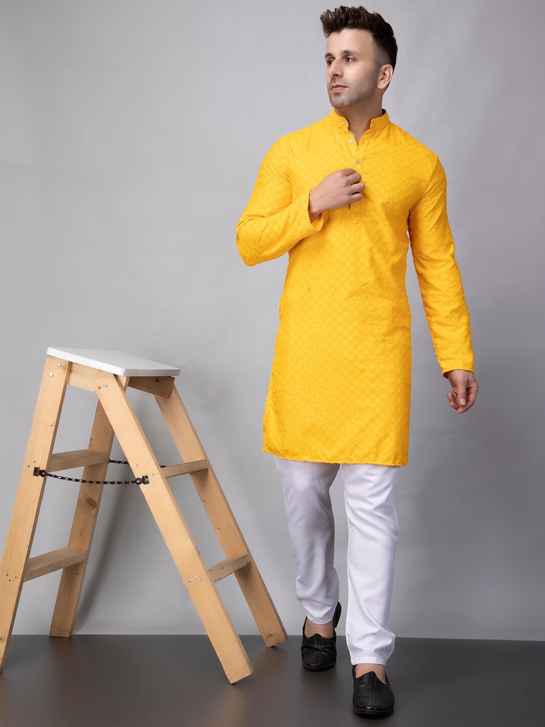 hangup plus Embroidered Checked Regular Sequins Mandarin Collar Straight Kurta & Pyjamas, Yellow
hangup plus Embroidered Checked Regular Sequins Mandarin Collar Straight Kurta & Pyjamas, Yellow