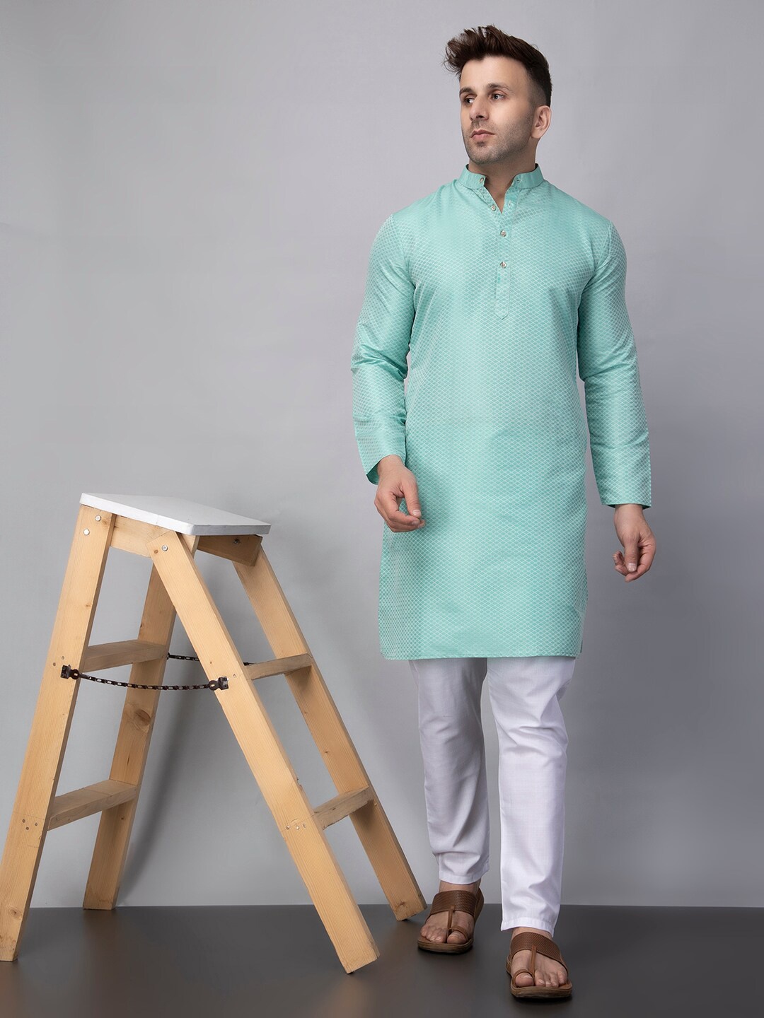 hangup trend Woven Design Jacquard Mandarin Collar Straight Kurta with Pyjamas, Blue
hangup trend Woven Design Jacquard Mandarin Collar Straight Kurta with Pyjamas, Blue