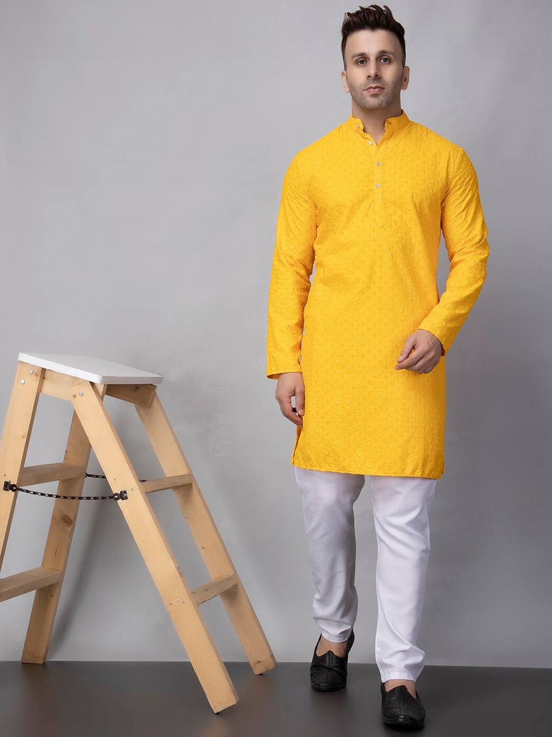 hangup trend Geometric Embroidered Mandarin Collar Straight Kurta with Pyjamas, Yellow
hangup trend Geometric Embroidered Mandarin Collar Straight Kurta with Pyjamas, Yellow