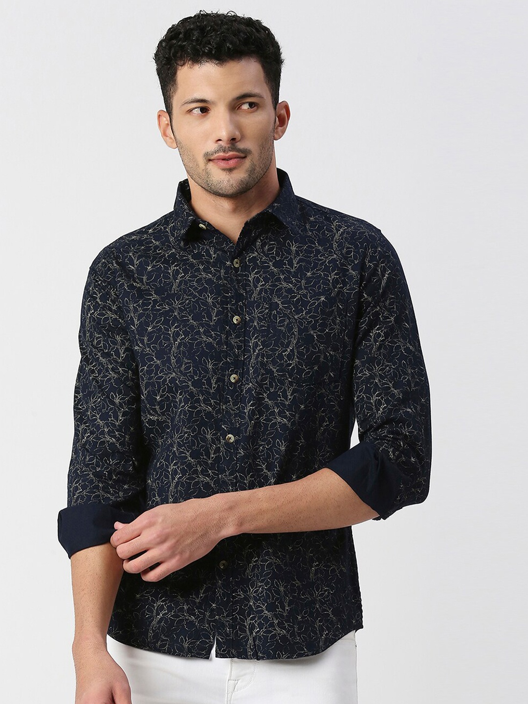 SNX Tailored Fit Abstract Printed Spread Collar Full Sleeves Cotton Casual Shirt, Navy blue
SNX Tailored Fit Abstract Printed Spread Collar Full Sleeves Cotton Casual Shirt, Navy blue