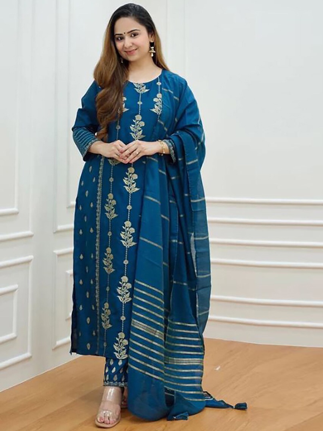 KALINI Floral Printed Round Neck Calf Length Straight Kurta with Palazzos & Dupatta, Teal
KALINI Floral Printed Round Neck Calf Length Straight Kurta with Palazzos & Dupatta, Teal