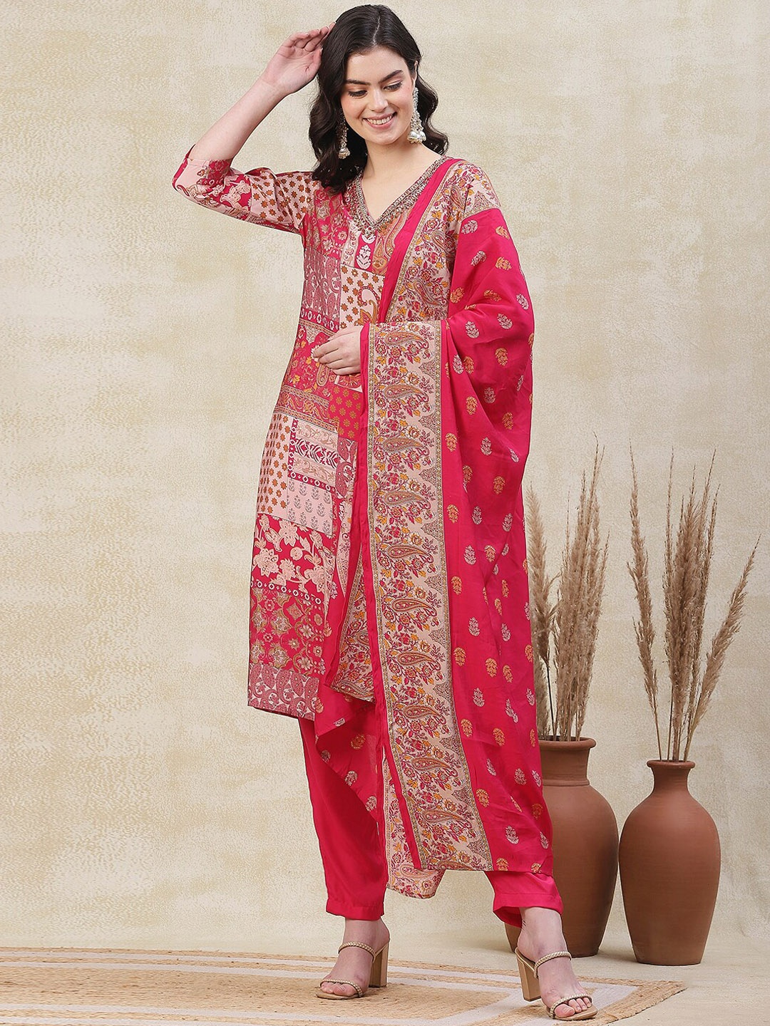 FASHOR Floral Printed Regular Aari Work Straight Kurta with Trousers & With Dupatta, Pink
FASHOR Floral Printed Regular Aari Work Straight Kurta with Trousers & With Dupatta, Pink
