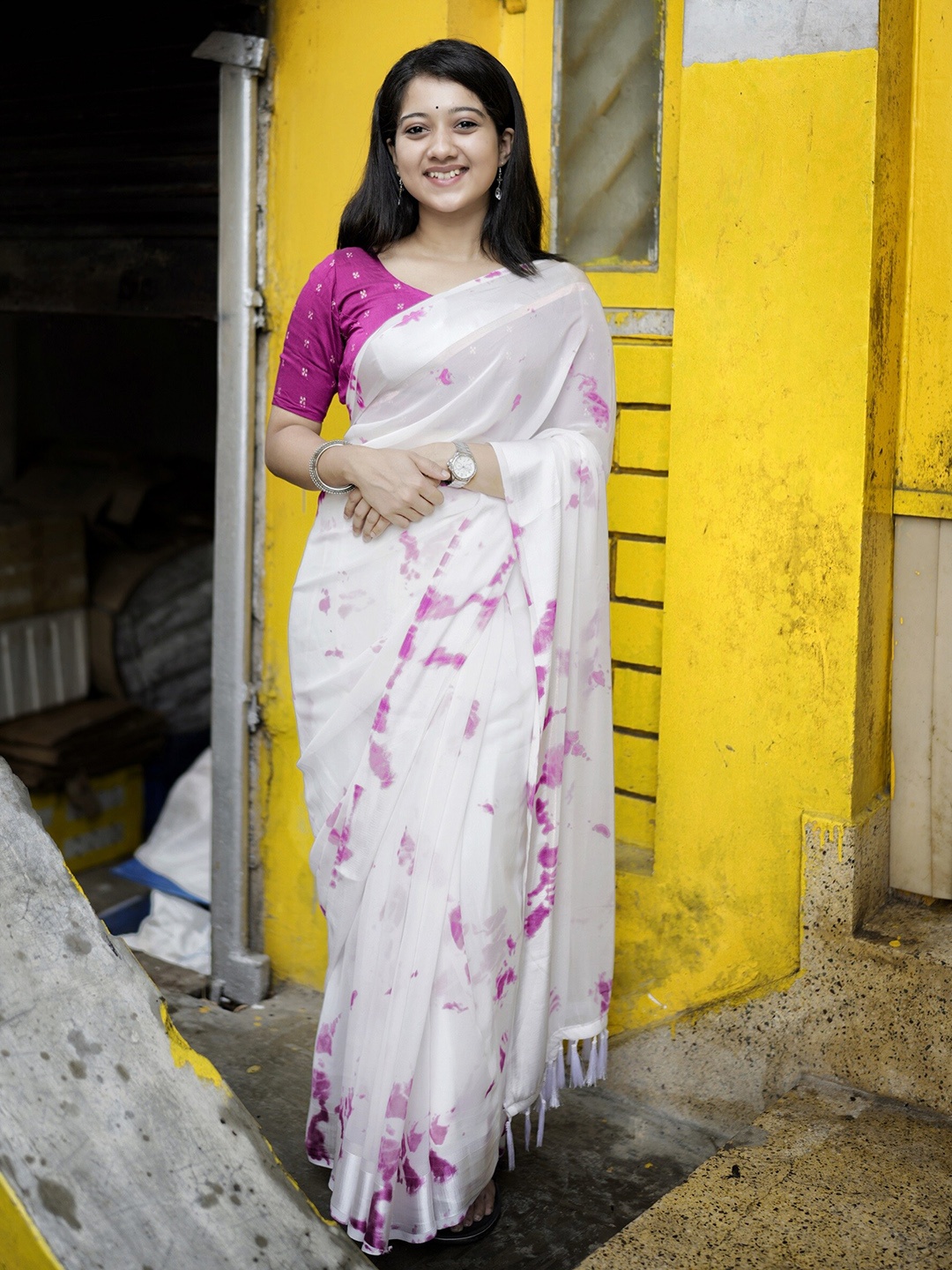 STAVA CREATION Tie and Dye Saree, Pink