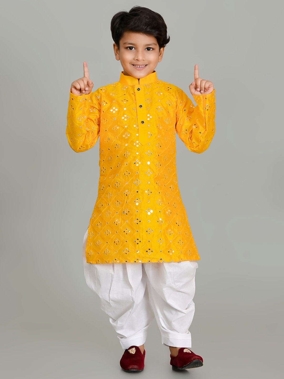 BAESD Boys Embroidered Regular Mandarin Collar Mirror Work Dupion Silk Kurta with Patiala, Yellow
BAESD Boys Embroidered Regular Mandarin Collar Mirror Work Dupion Silk Kurta with Patiala, Yellow