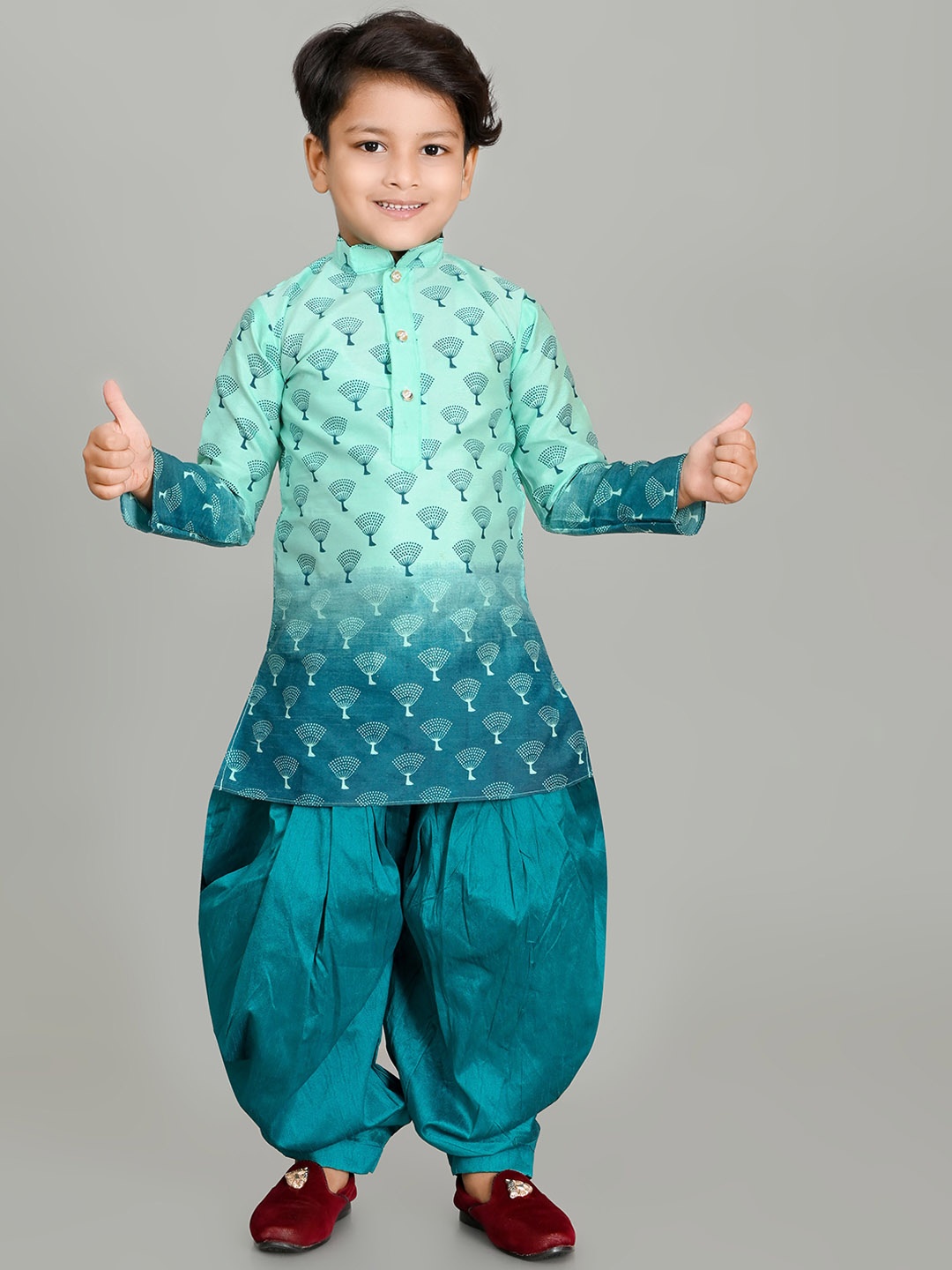 BAESD Boys Printed Mandarin Collar Regular Dupion Silk Straight Kurta with Patiala, Sea green
BAESD Boys Printed Mandarin Collar Regular Dupion Silk Straight Kurta with Patiala, Sea green