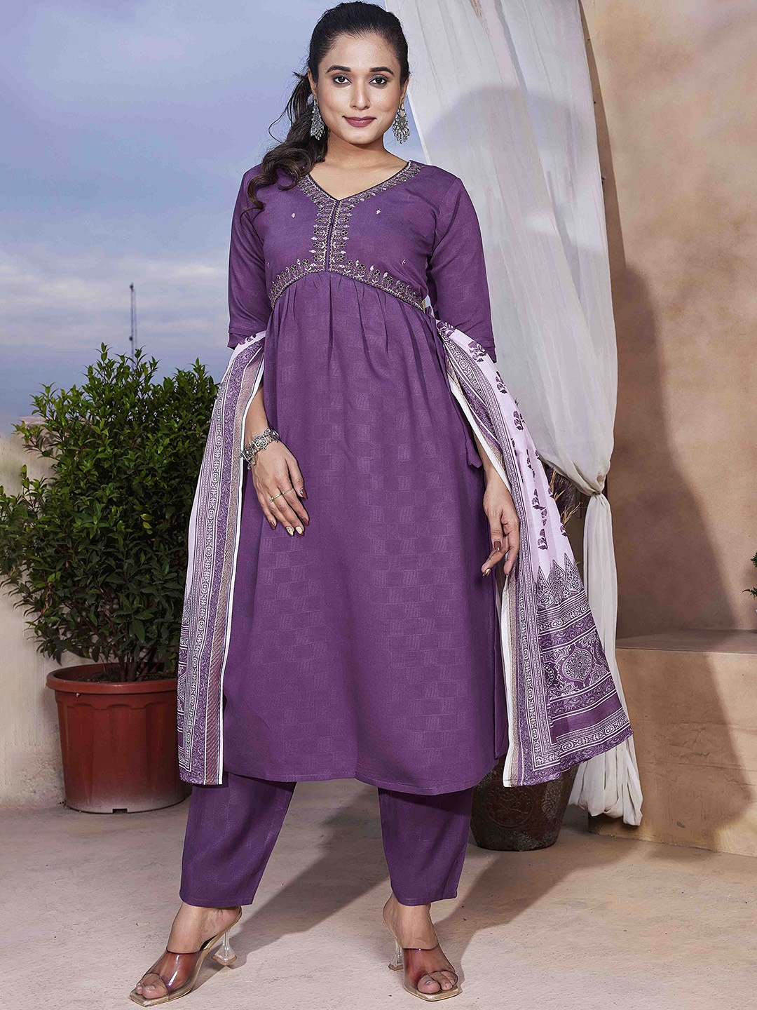 Chandbaali Floral Thread Work Angrakha Pure Silk Kurta with Pyjama & Dupatta, Purple
Chandbaali Floral Thread Work Angrakha Pure Silk Kurta with Pyjama & Dupatta, Purple