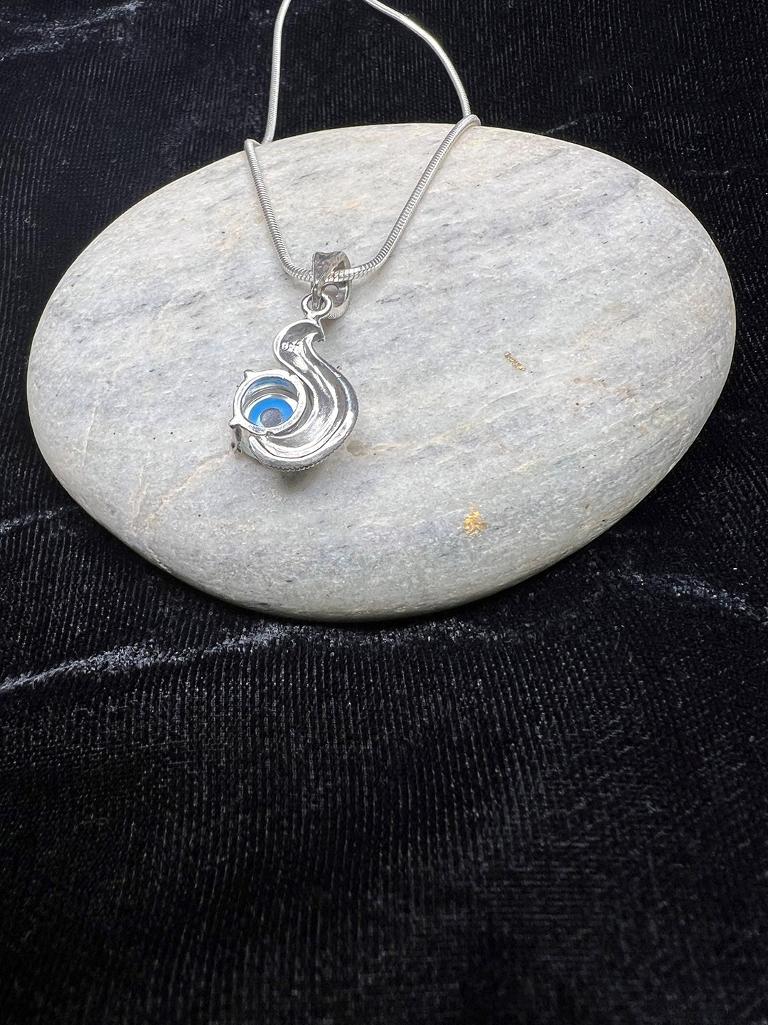 Arte Jewels 925 Sterling Silver Pendent With Chain
Arte Jewels 925 Sterling Silver Pendent With Chain