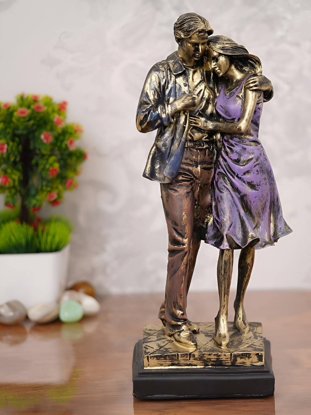 krishnagallery1 Purple & Gold Toned Valentine Love Couple Romantic Decorative Showpiece
krishnagallery1 Purple & Gold Toned Valentine Love Couple Romantic Decorative Showpiece
