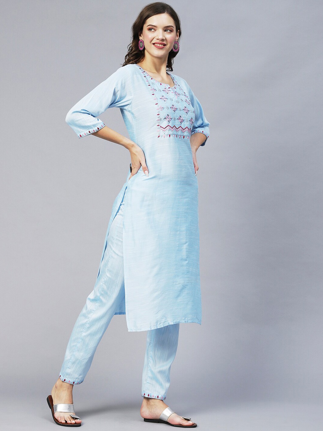 AMRUTVARSHA CREATION Floral Embroidered Mandarin Collar A-Line Kurta With Palazzos, Turquoise blue
AMRUTVARSHA CREATION Floral Embroidered Mandarin Collar A-Line Kurta With Palazzos, Turquoise blue