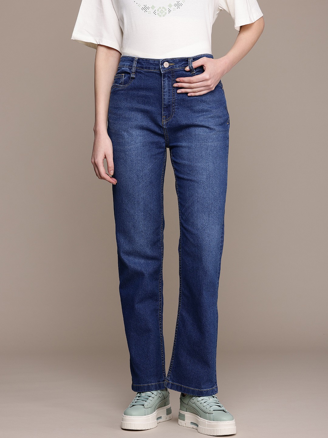 The Roadster Life Co. Women Straight Fit High-Rise Light Fade Stretchable Jeans, Blue
The Roadster Life Co. Women Straight Fit High-Rise Light Fade Stretchable Jeans, Blue