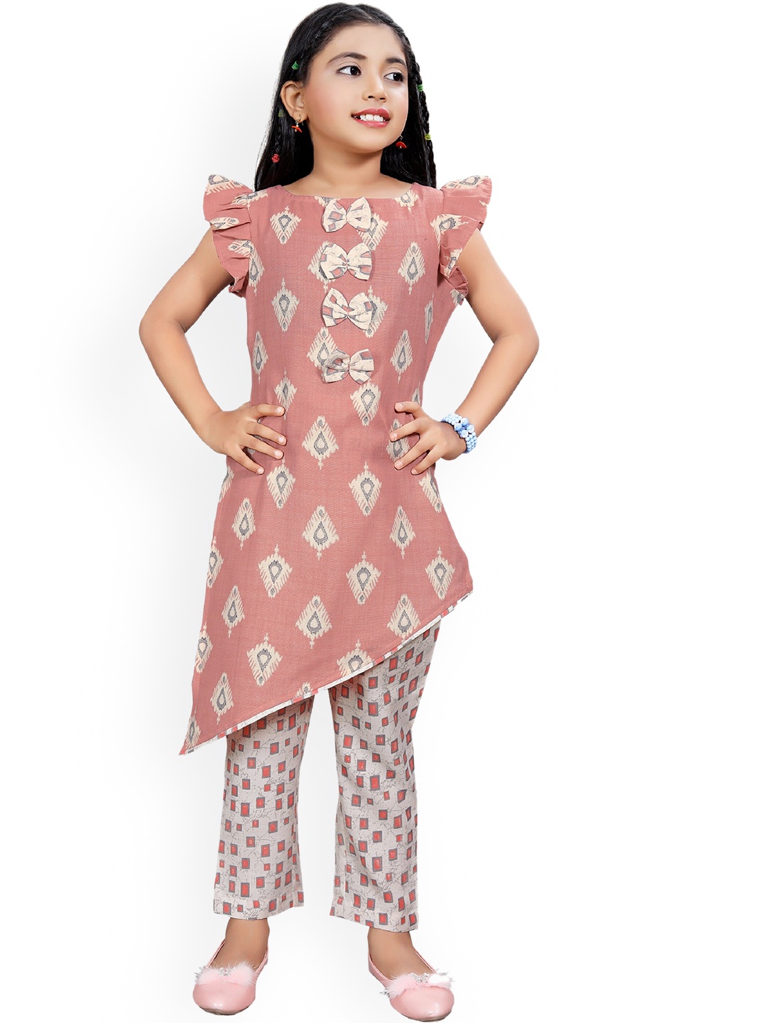 BAESD Girls Floral Printed Regular Cap Sleeves Round Neck Kurta With Trousers, Cream
BAESD Girls Floral Printed Regular Cap Sleeves Round Neck Kurta With Trousers, Cream