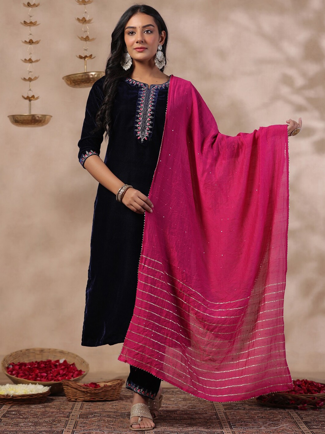 Anubhutee Floral Embroidered Round Neck Velvet Straight Kurta with Trousers & Dupatta, Navy blue
Anubhutee Floral Embroidered Round Neck Velvet Straight Kurta with Trousers & Dupatta, Navy blue