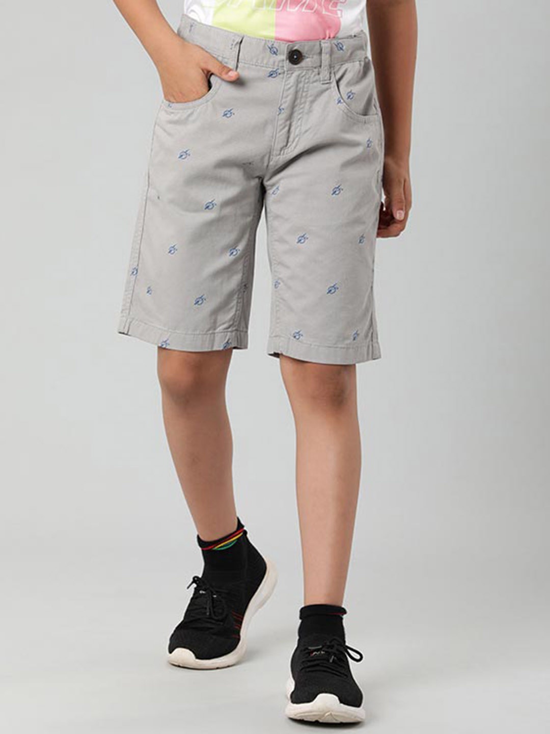 Indian Terrain Boys Conversational Printed Mid-Rise Pure Cotton Shorts, Grey