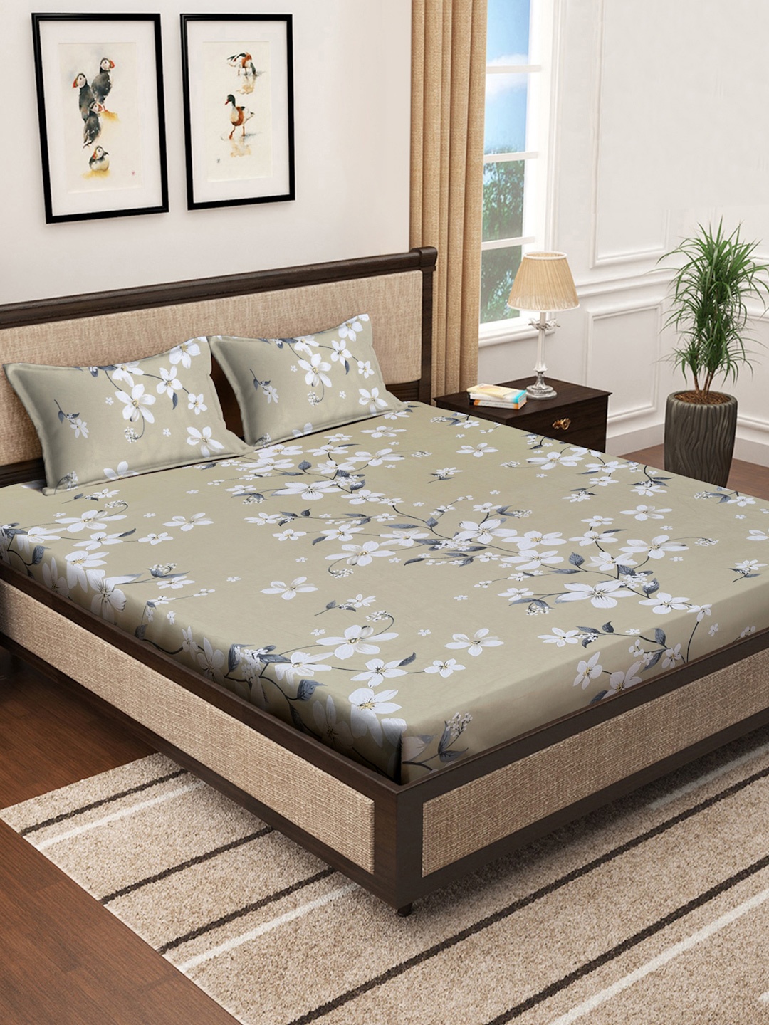 KLOTTHE Beige & White Floral Printed 400 TC Double King Bedsheet with 2 Pillow Cover
KLOTTHE Beige & White Floral Printed 400 TC Double King Bedsheet with 2 Pillow Cover