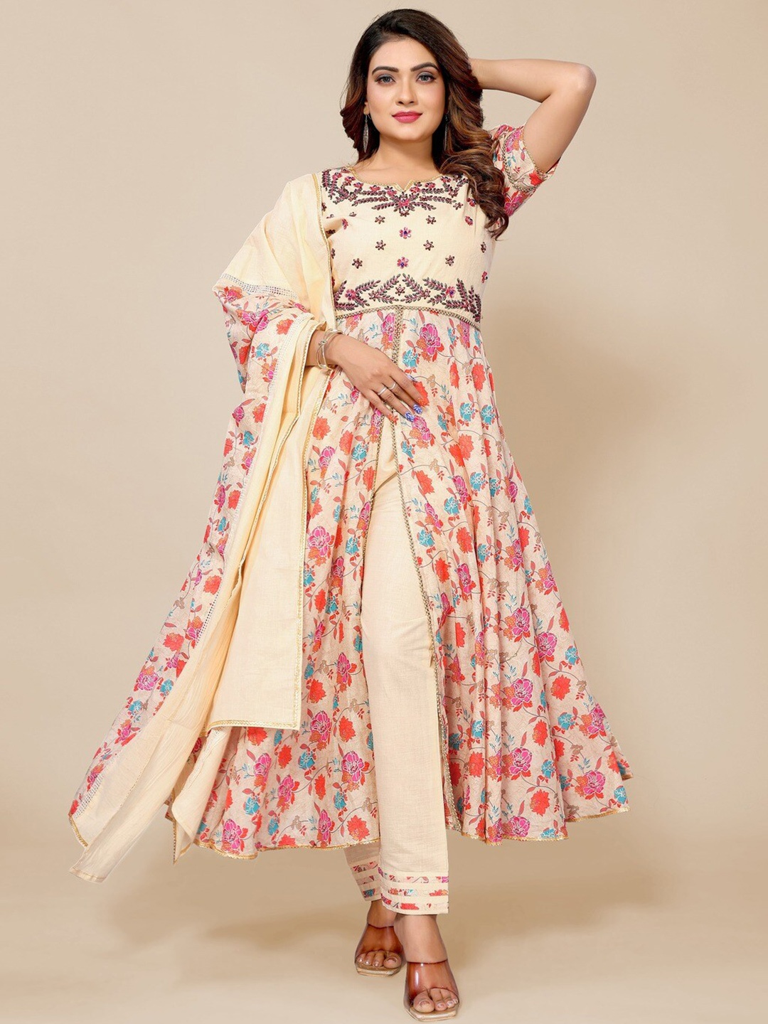 Titanium Silk Industries Floral Printed Pure Cotton Kurta with Trousers & With Dupatta, Yellow
Titanium Silk Industries Floral Printed Pure Cotton Kurta with Trousers & With Dupatta, Yellow