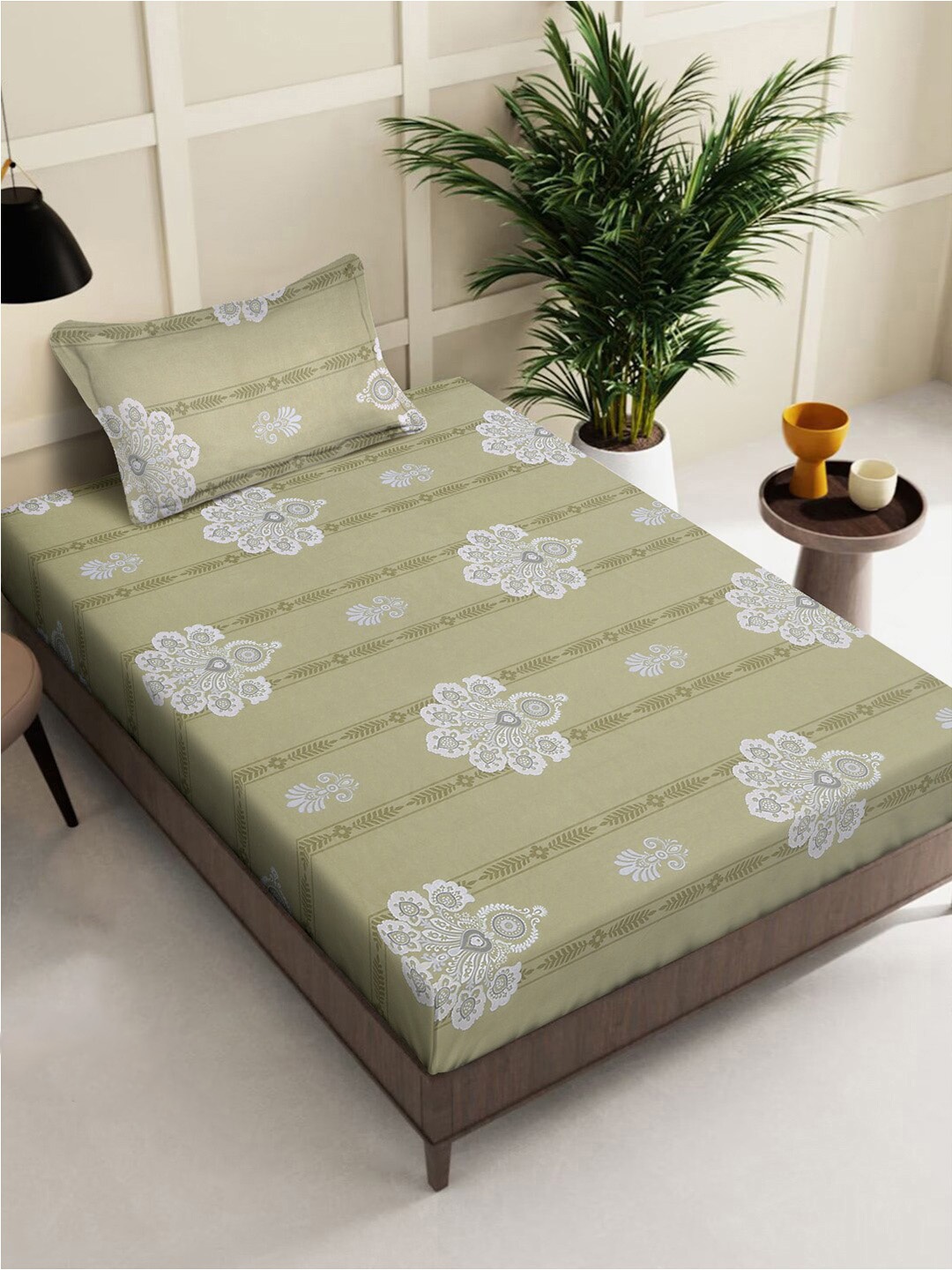 KLOTTHE Green & White Floral Printed 400 TC Pure Cotton Single Bedsheet & Pillow Cover
KLOTTHE Green & White Floral Printed 400 TC Pure Cotton Single Bedsheet & Pillow Cover