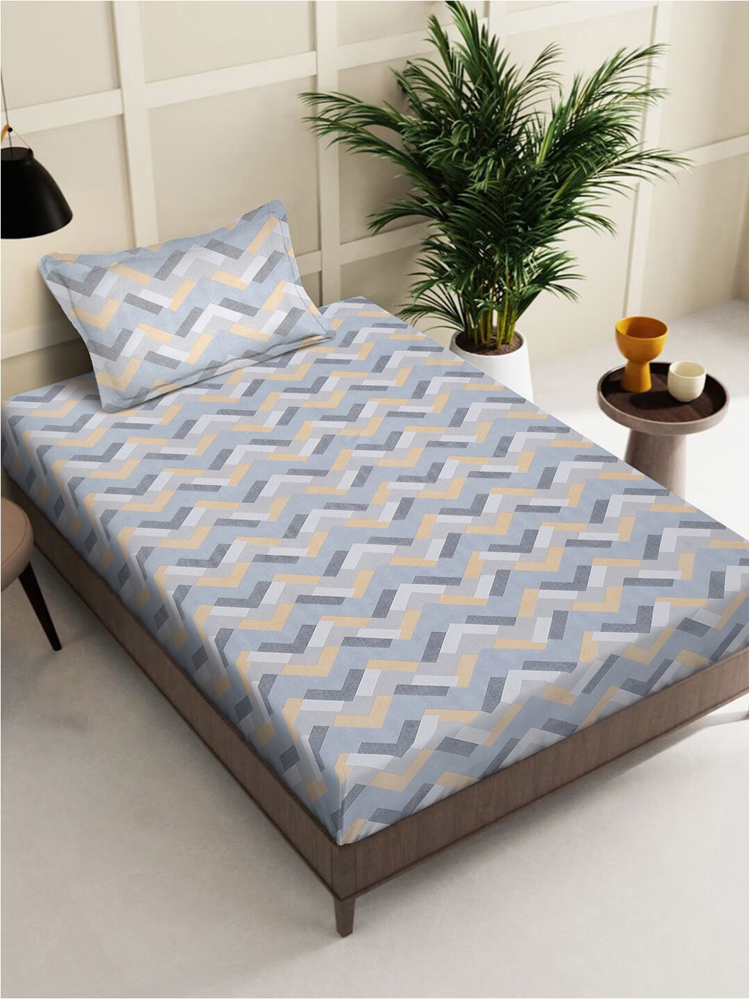 KLOTTHE White & Black Geometric Printed 400 TC Pure Cotton Single Bedsheet & Pillow Cover
KLOTTHE White & Black Geometric Printed 400 TC Pure Cotton Single Bedsheet & Pillow Cover