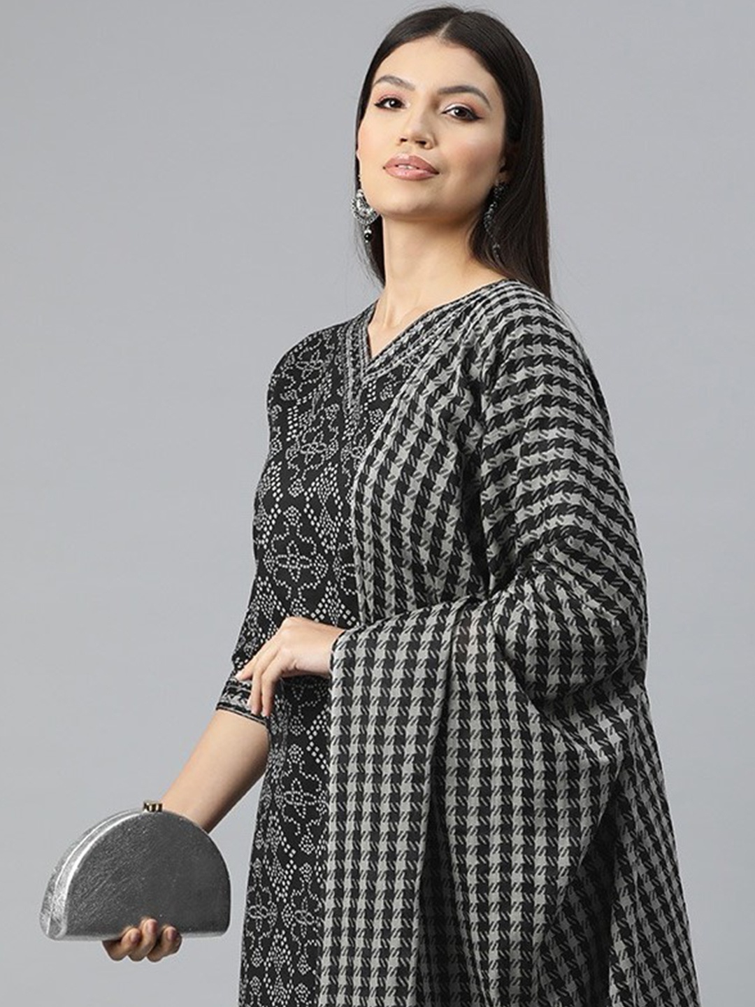 Readiprint Women Bandhani Print Thread Work Pure Cotton Kurta Trousers & Dupatta, Black
Readiprint Women Bandhani Print Thread Work Pure Cotton Kurta Trousers & Dupatta, Black