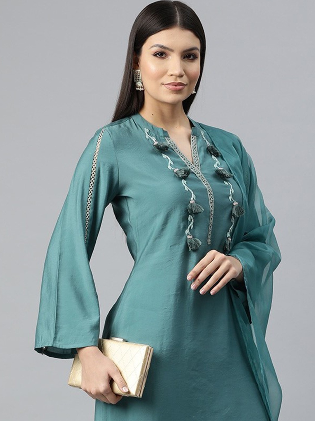 Readiprint Women Embroidered Thread Work Pure Silk Kurta with Trousers & Dupatta, Teal
Readiprint Women Embroidered Thread Work Pure Silk Kurta with Trousers & Dupatta, Teal