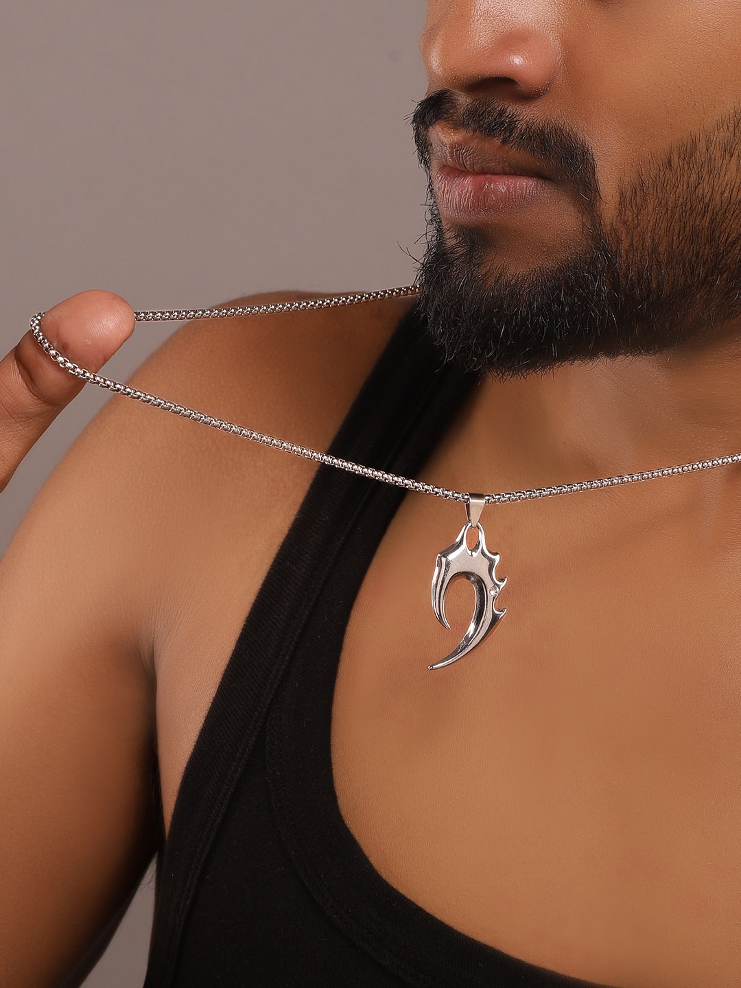 The Roadster Lifestyle Co. Silver plated Contemporary Knife With Edges Pendant & Chain
The Roadster Lifestyle Co. Silver plated Contemporary Knife With Edges Pendant & Chain