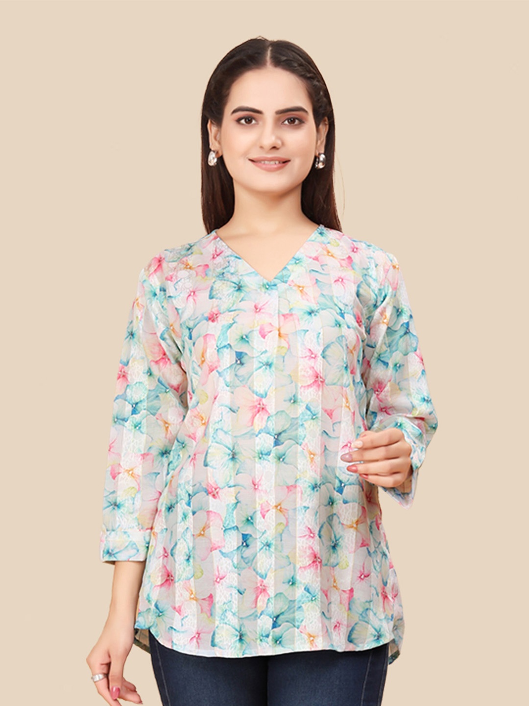 N N ENTERPRISE Floral Print V Neck Three-Quarter Sleeves Cotton High-Low Top, Blue
N N ENTERPRISE Floral Print V Neck Three-Quarter Sleeves Cotton High-Low Top, Blue
