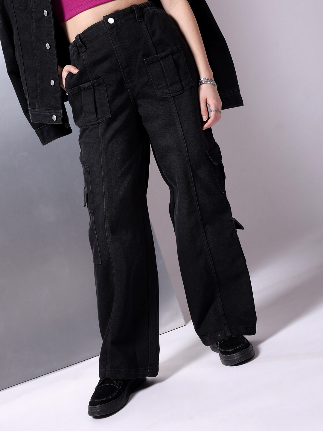Freehand by The Indian Garage Co Women Flared Clean Look Mid-Rise Cargo Jeans, Black
Freehand by The Indian Garage Co Women Flared Clean Look Mid-Rise Cargo Jeans, Black