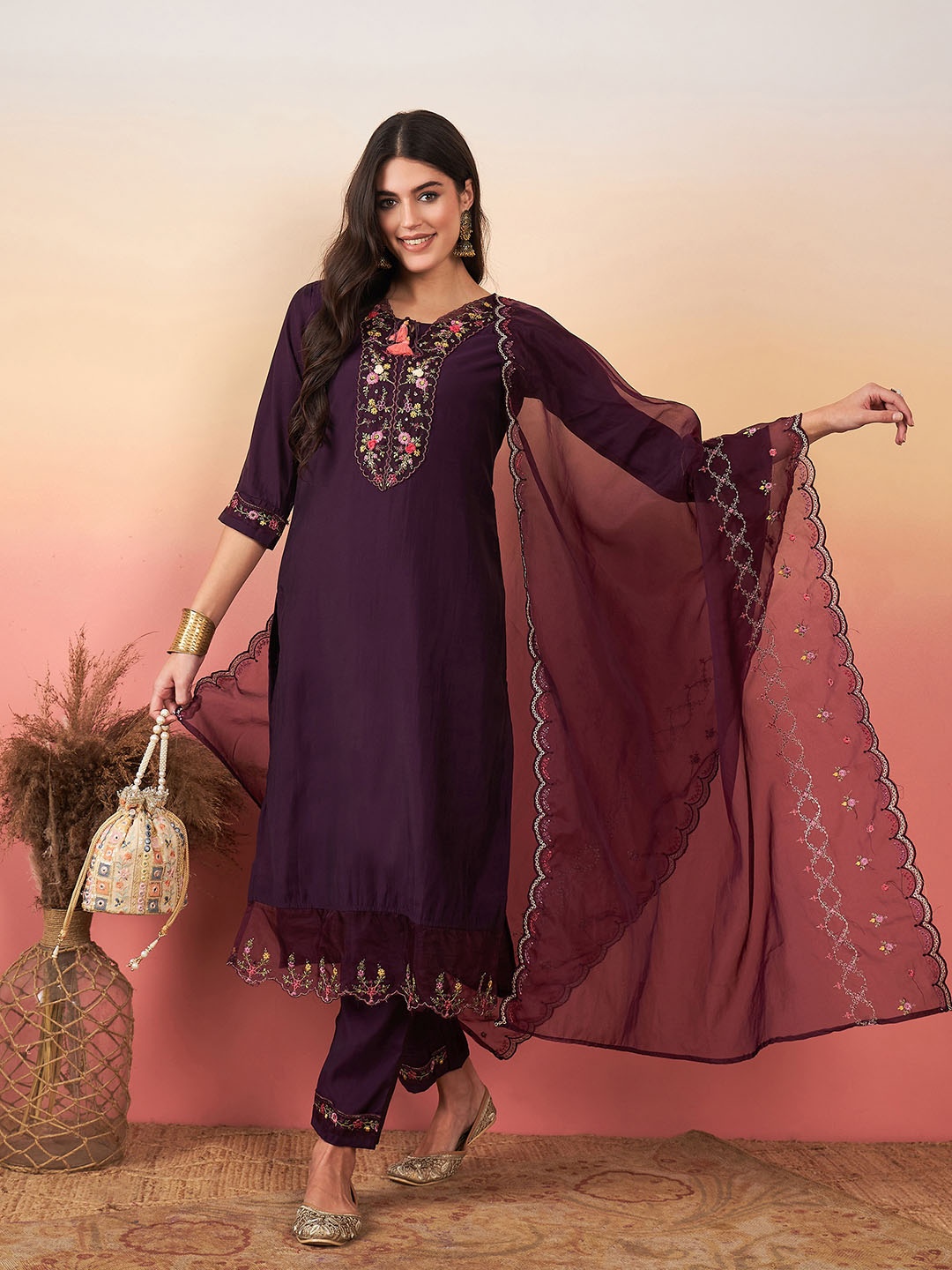 Indo Era Women Floral Embroidered Regular Thread Work Kurta with Trousers & With Dupatta, Burgundy
Indo Era Women Floral Embroidered Regular Thread Work Kurta with Trousers & With Dupatta, Burgundy