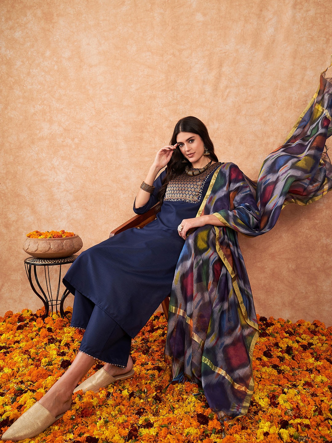 Indo Era Ethnic Motifs Yoke Design Regular Pure Cotton Kurta with Trousers & With Dupatta, Navy blue
Indo Era Ethnic Motifs Yoke Design Regular Pure Cotton Kurta with Trousers & With Dupatta, Navy blue