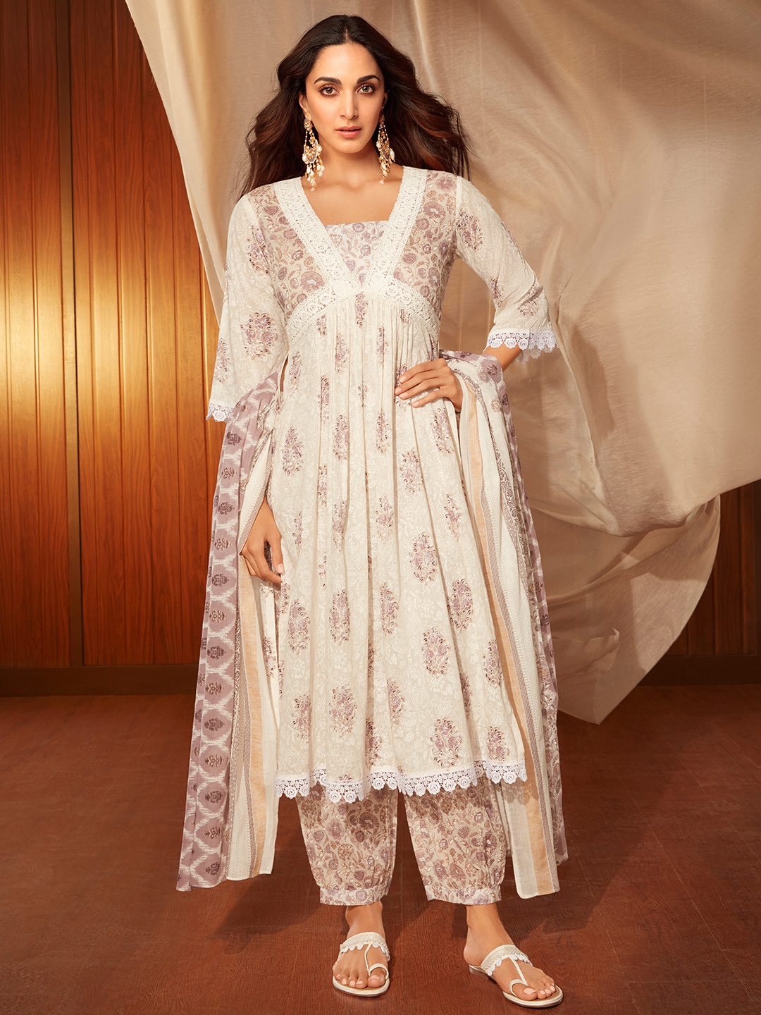 Libas Women Floral Printed Thread Work Pure Cotton Kurta with Salwar & With Dupatta, White
Libas Women Floral Printed Thread Work Pure Cotton Kurta with Salwar & With Dupatta, White