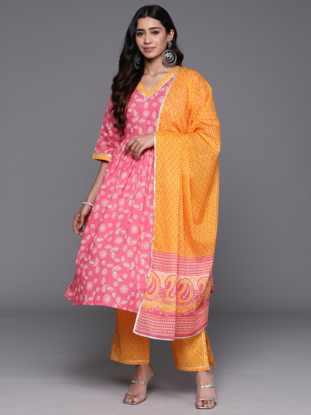 Libas Floral Printed Pleated Gotta Patti Pure Cotton Kurta with Trousers & Dupatta, Pink
Libas Floral Printed Pleated Gotta Patti Pure Cotton Kurta with Trousers & Dupatta, Pink