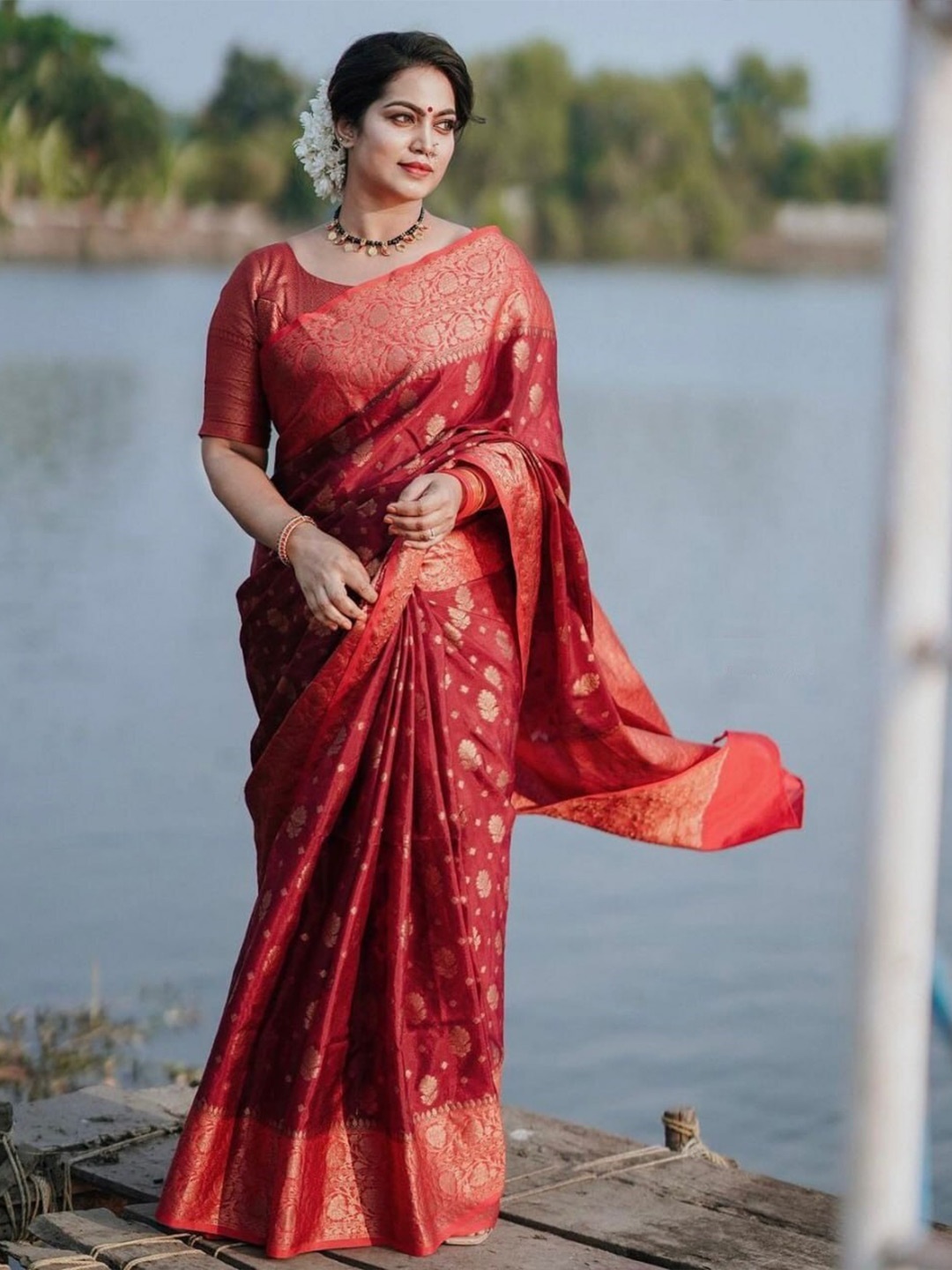 bansari textiles Ethnic Motifs Woven Design Zari Pure Silk Designer Banarasi Saree, Red
bansari textiles Ethnic Motifs Woven Design Zari Pure Silk Designer Banarasi Saree, Red