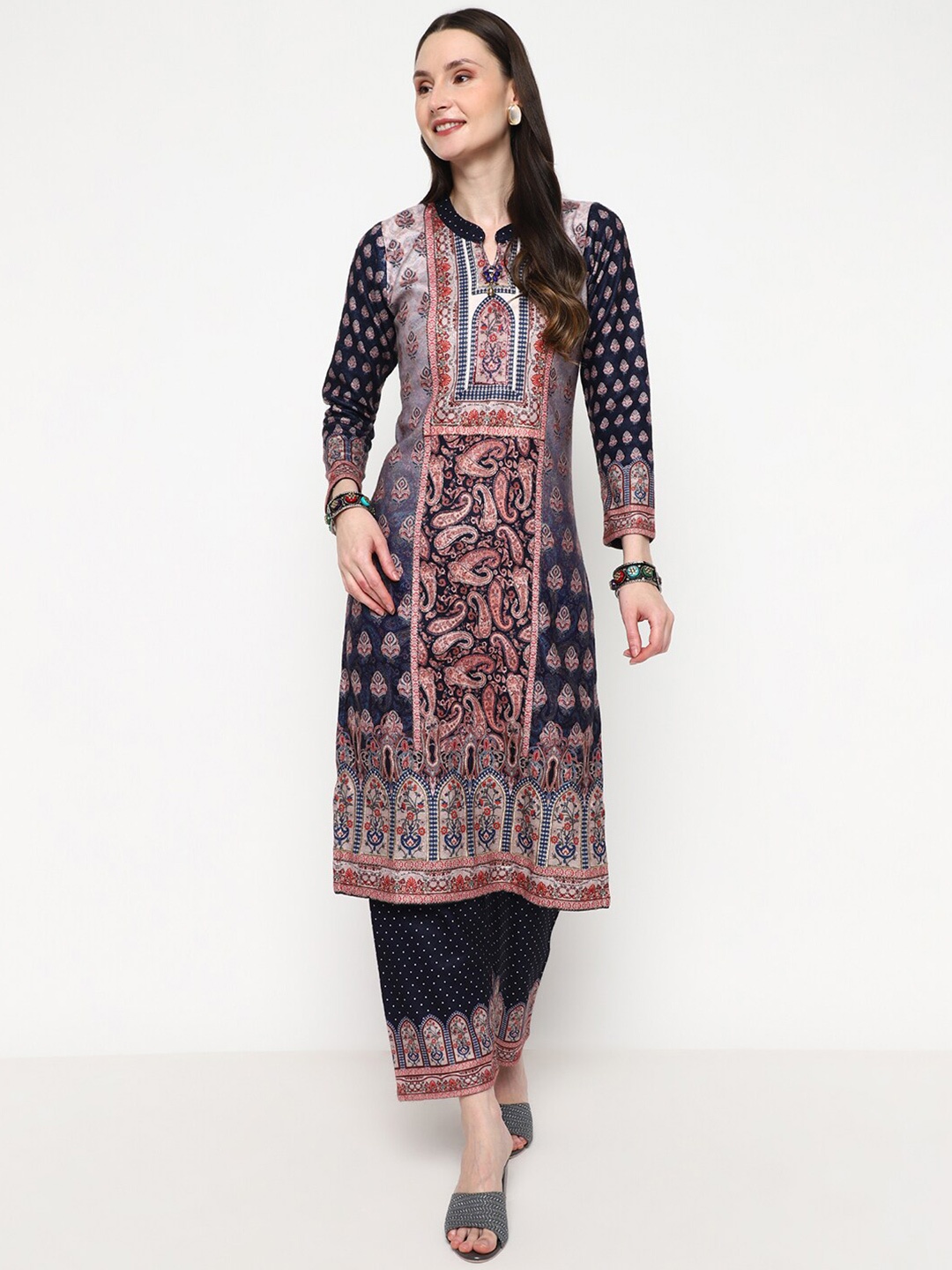 Be Indi Women Printed Winter Kurta With Mandarin Collar & Printed Trousers, Navy blue
Be Indi Women Printed Winter Kurta With Mandarin Collar & Printed Trousers, Navy blue