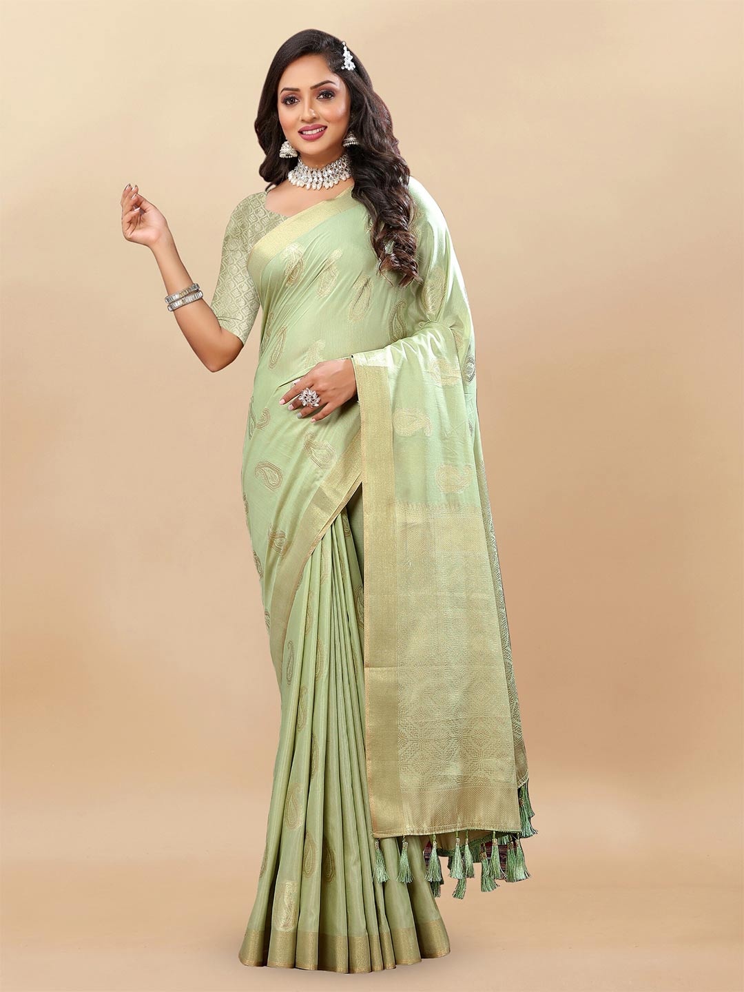 bansari textiles Ethnic Motifs Woven Design Zari Silk Cotton Banarasi Saree, Fluorescent green
bansari textiles Ethnic Motifs Woven Design Zari Silk Cotton Banarasi Saree, Fluorescent green