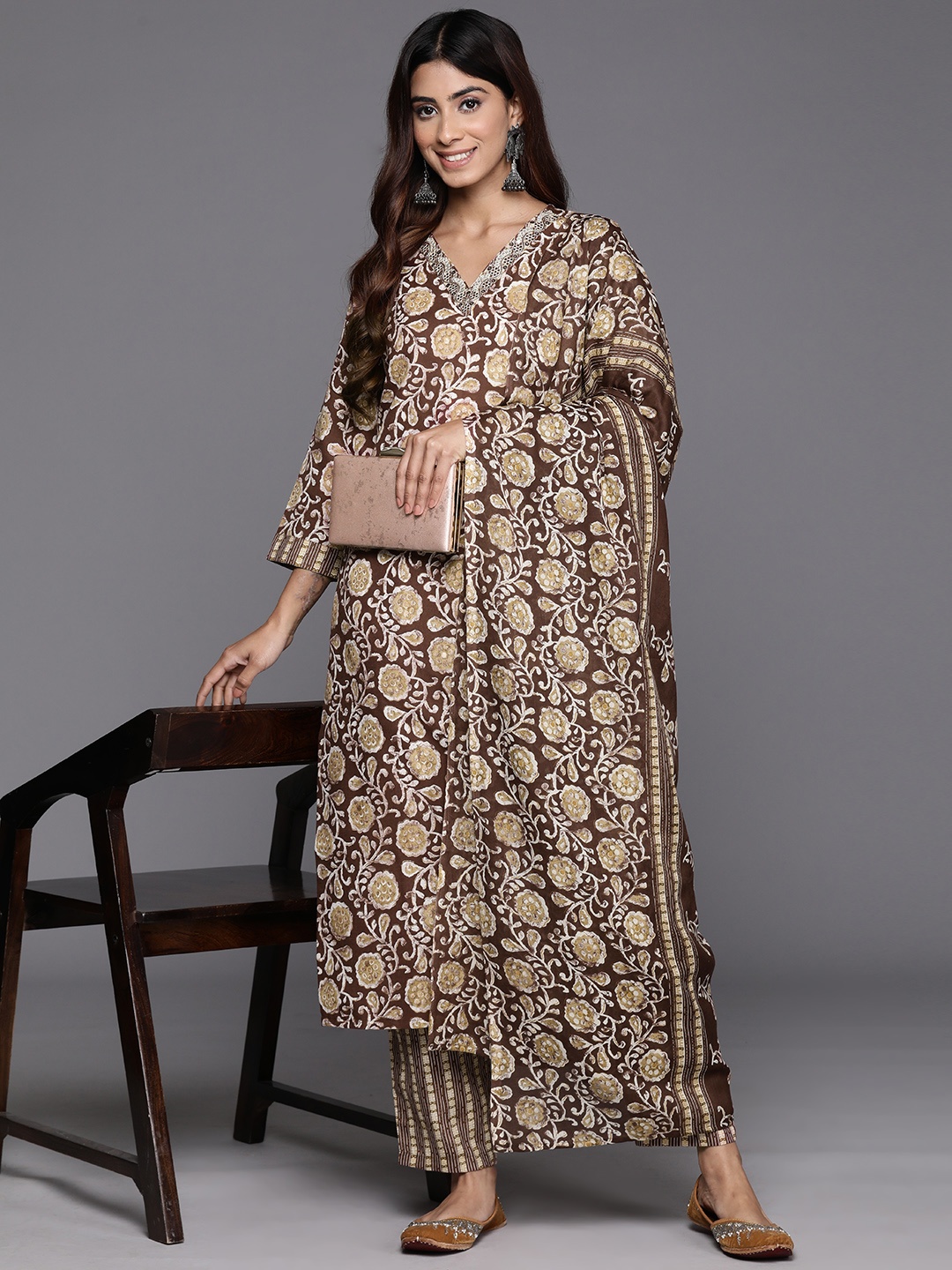 Varanga Women Floral Printed Regular Thread Work Kurta with Trousers & With Dupatta, Brown
Varanga Women Floral Printed Regular Thread Work Kurta with Trousers & With Dupatta, Brown