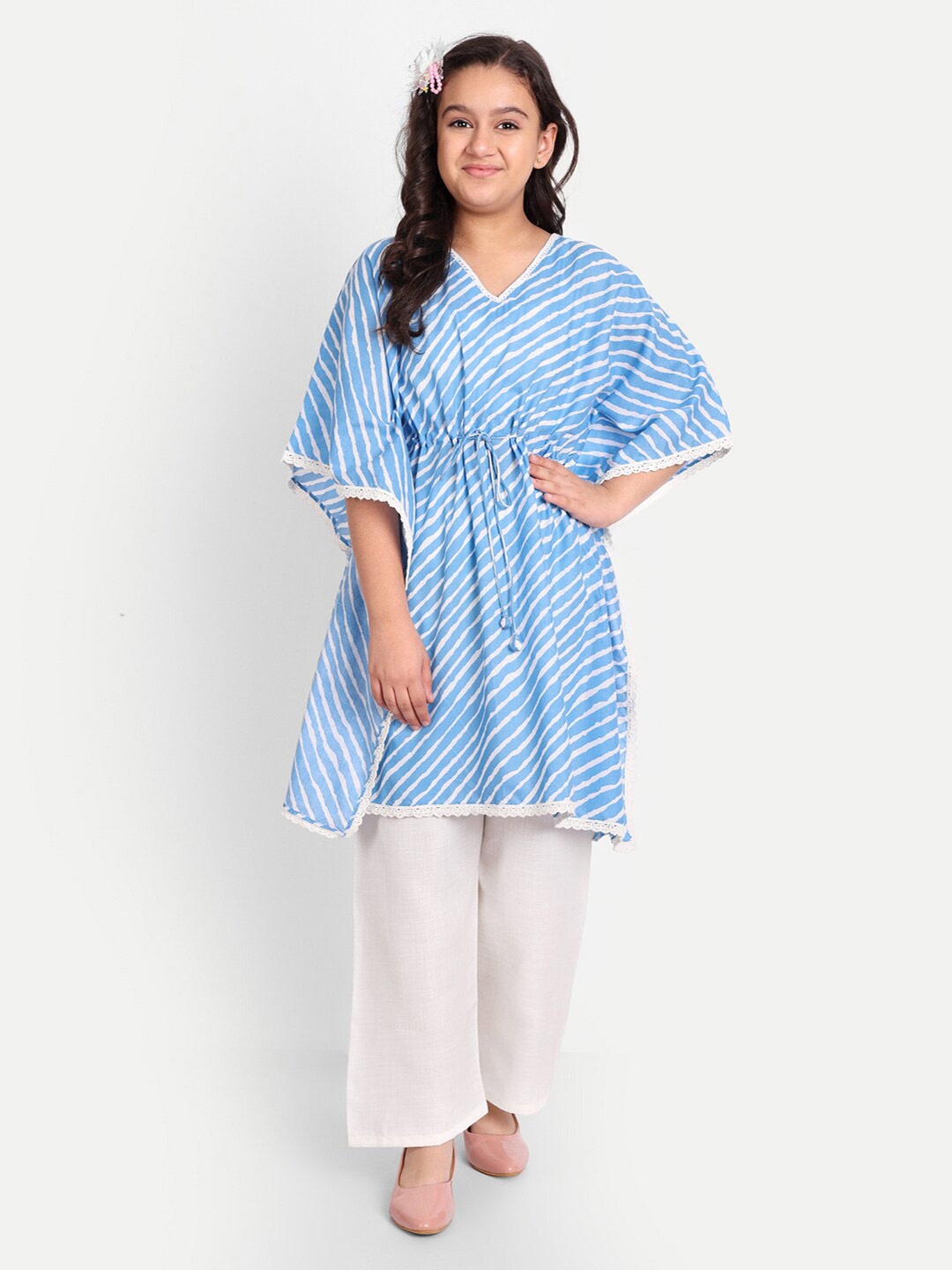 Modish Couture Girls Leheriya Printed V-Neck Kaftan Pure Cotton Kurta With Palazzo, Blue
Modish Couture Girls Leheriya Printed V-Neck Kaftan Pure Cotton Kurta With Palazzo, Blue