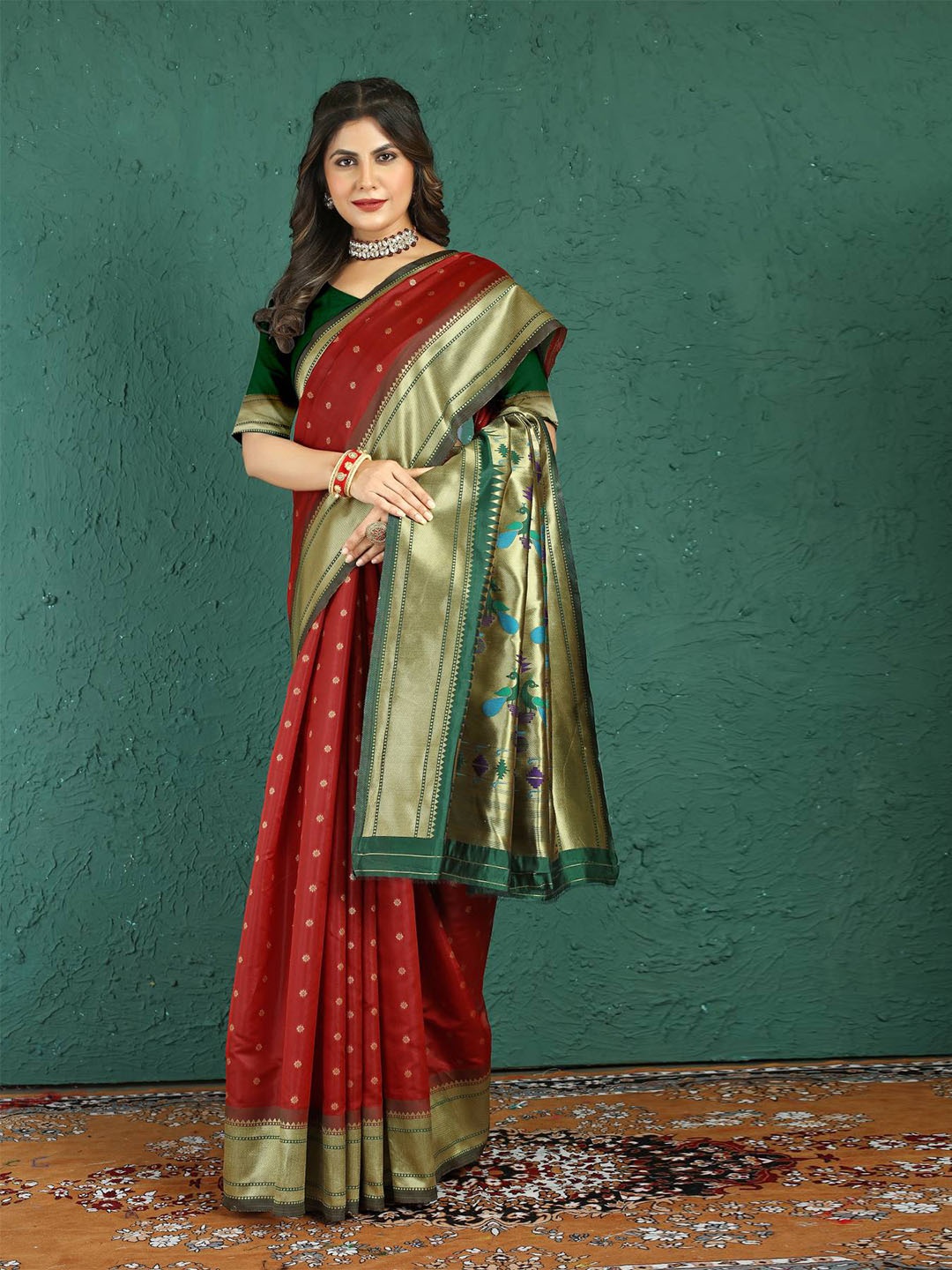 PATIALAPICKS Ethnic Woven Design Zari Pure Silk Heavy Work Kanjeevaram Saree, Maroon
PATIALAPICKS Ethnic Woven Design Zari Pure Silk Heavy Work Kanjeevaram Saree, Maroon