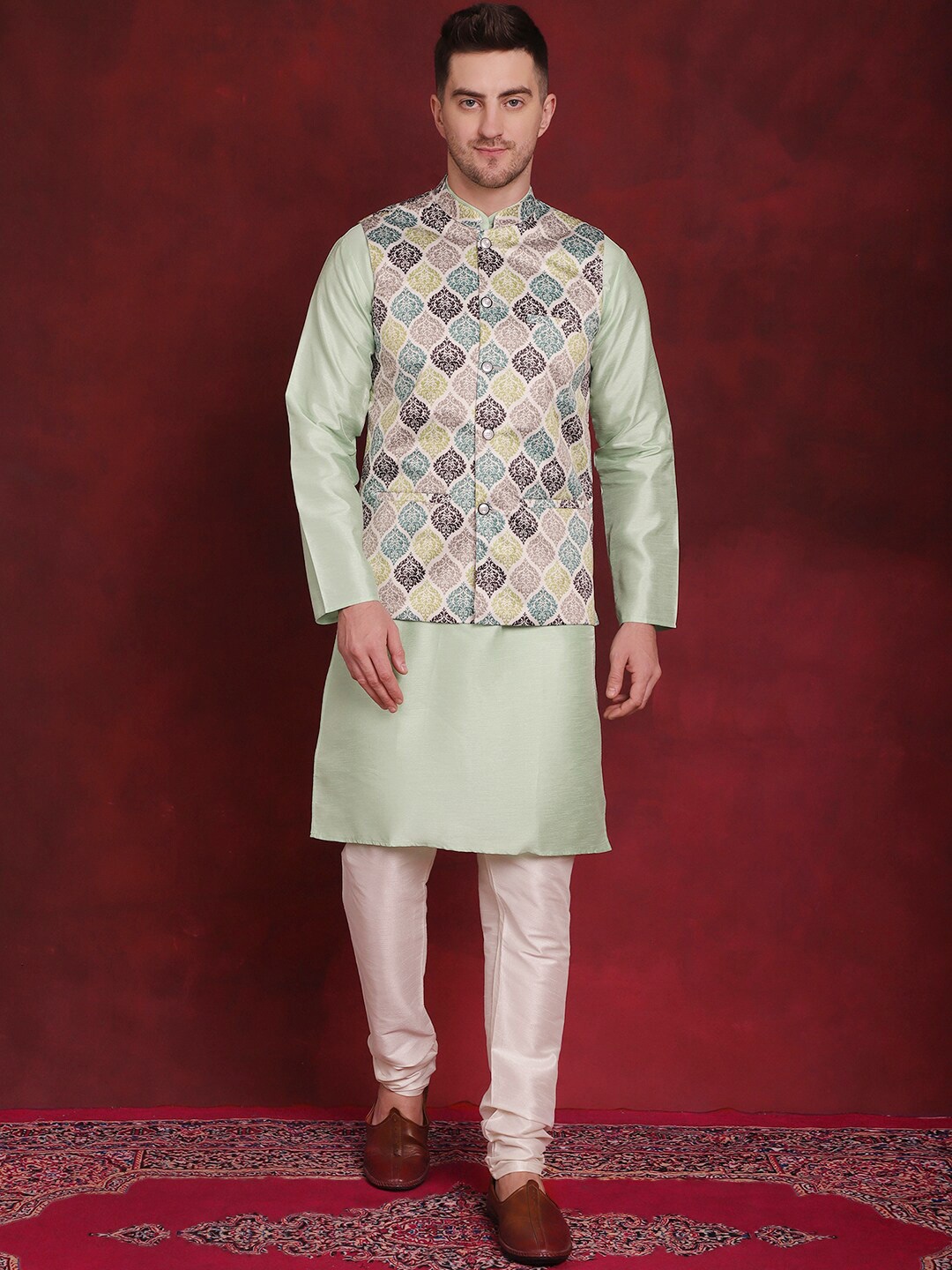 Jompers Floral Printed Mandarin Collar Knee Length Long Sleeves Kurta with Churidar, Green
Jompers Floral Printed Mandarin Collar Knee Length Long Sleeves Kurta with Churidar, Green