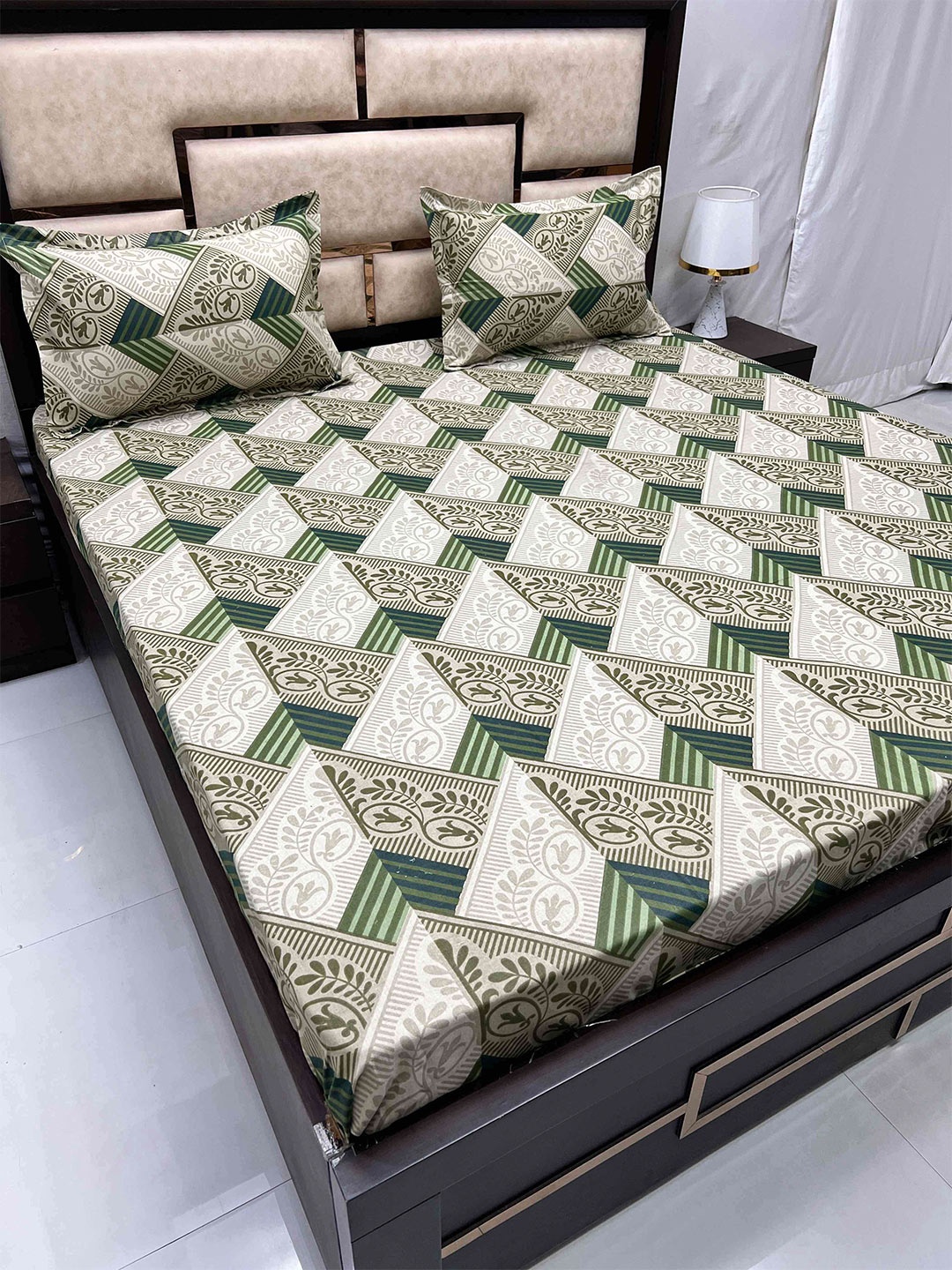 Pure Decor Green & Beige Ethnic Motifs Flat 300 TC Queen Bedsheet with 2 Pillow Covers
Pure Decor Green & Beige Ethnic Motifs Flat 300 TC Queen Bedsheet with 2 Pillow Covers