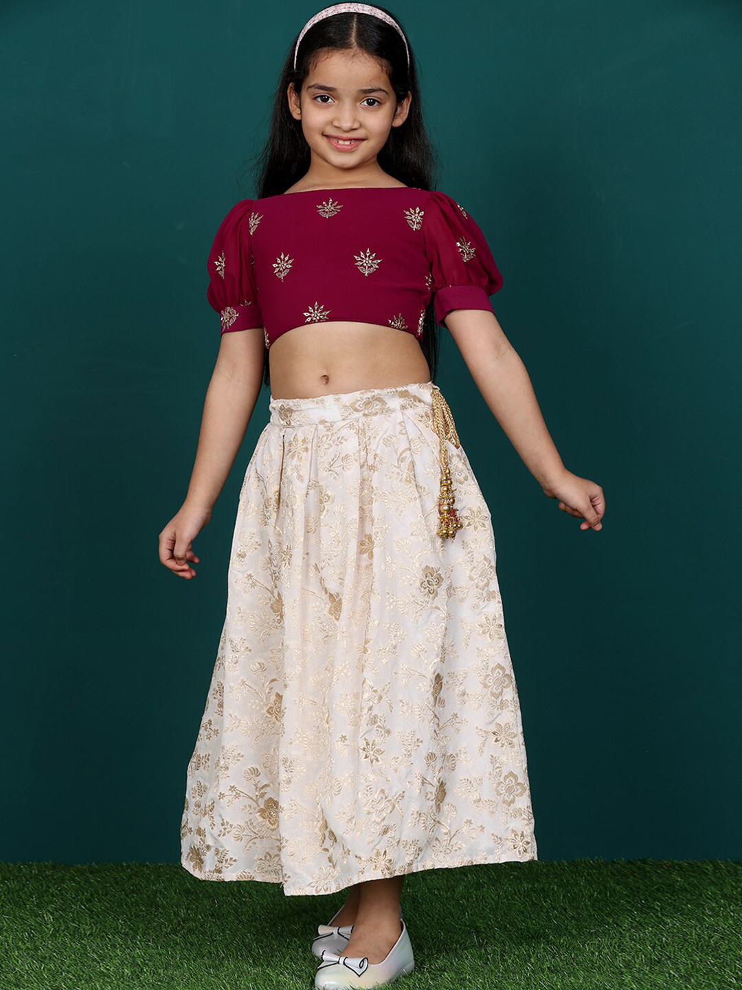 Ethnovog Girls Embroidered Sequinned Detial Ready to Wear Lehenga & Blouse With Dupatta, Magenta
Ethnovog Girls Embroidered Sequinned Detial Ready to Wear Lehenga & Blouse With Dupatta, Magenta