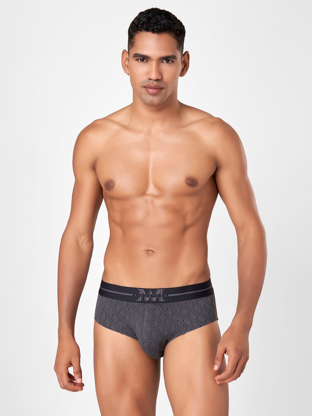 Macroman M-Series Men Geometric Printed Mid-Rise Breathable Briefs 8903978392394, Black
Macroman M-Series Men Geometric Printed Mid-Rise Breathable Briefs 8903978392394, Black