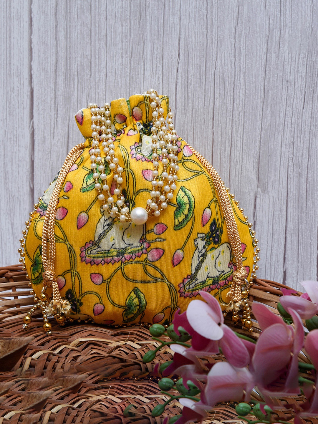 Kuber Industries Women Pack of 3 Conversational Printed Ethnic Potlis, Yellow
Kuber Industries Women Pack of 3 Conversational Printed Ethnic Potlis, Yellow