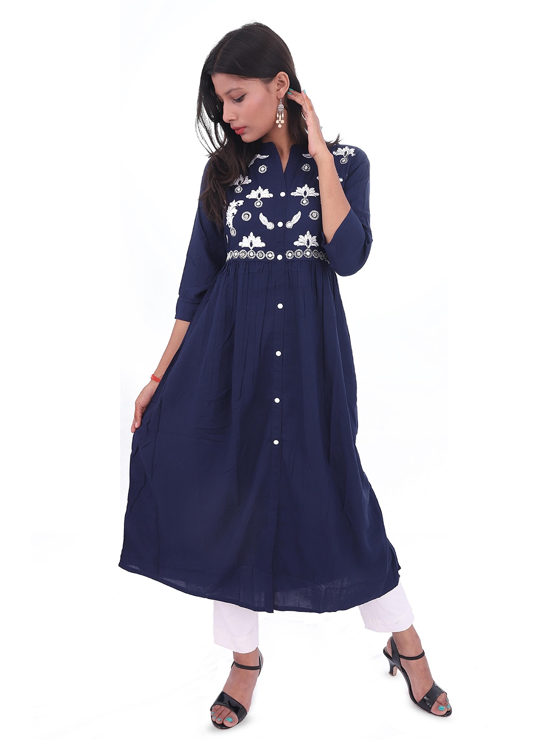WEAVERS SAGA Floral Yoke Design Mandarin Collar Thread Work Cotton A Line Kurta, Navy blue
WEAVERS SAGA Floral Yoke Design Mandarin Collar Thread Work Cotton A Line Kurta, Navy blue