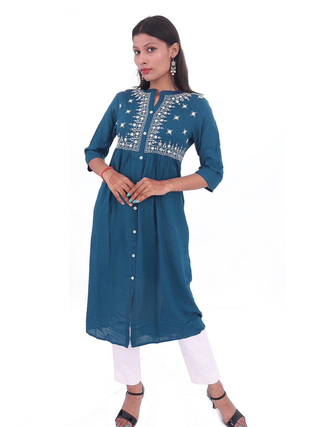 WEAVERS SAGA Ethnic Motifs Yoke Design Mandarin Collar Mirror Work Cotton A Line Kurta, Turquoise blue
WEAVERS SAGA Ethnic Motifs Yoke Design Mandarin Collar Mirror Work Cotton A Line Kurta, Turquoise blue