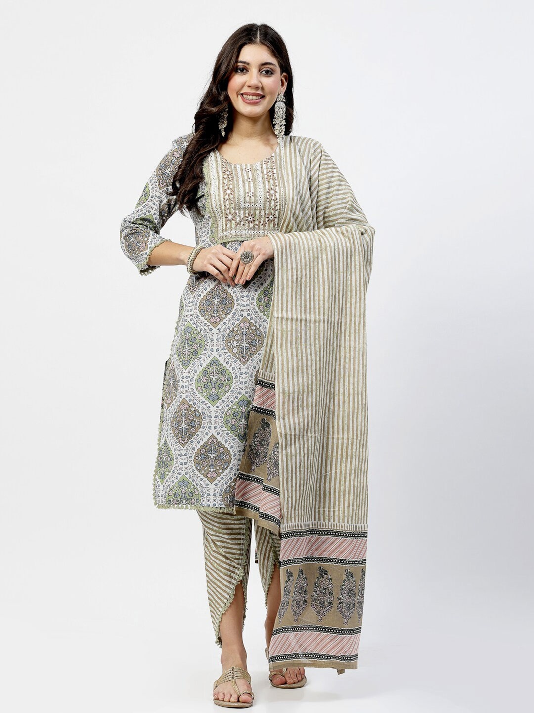 YELLOW CLOUD Embroidered Gotta Patti Pure Cotton Straight Kurta with Dhoti Pant & Dupatta, Green
YELLOW CLOUD Embroidered Gotta Patti Pure Cotton Straight Kurta with Dhoti Pant & Dupatta, Green