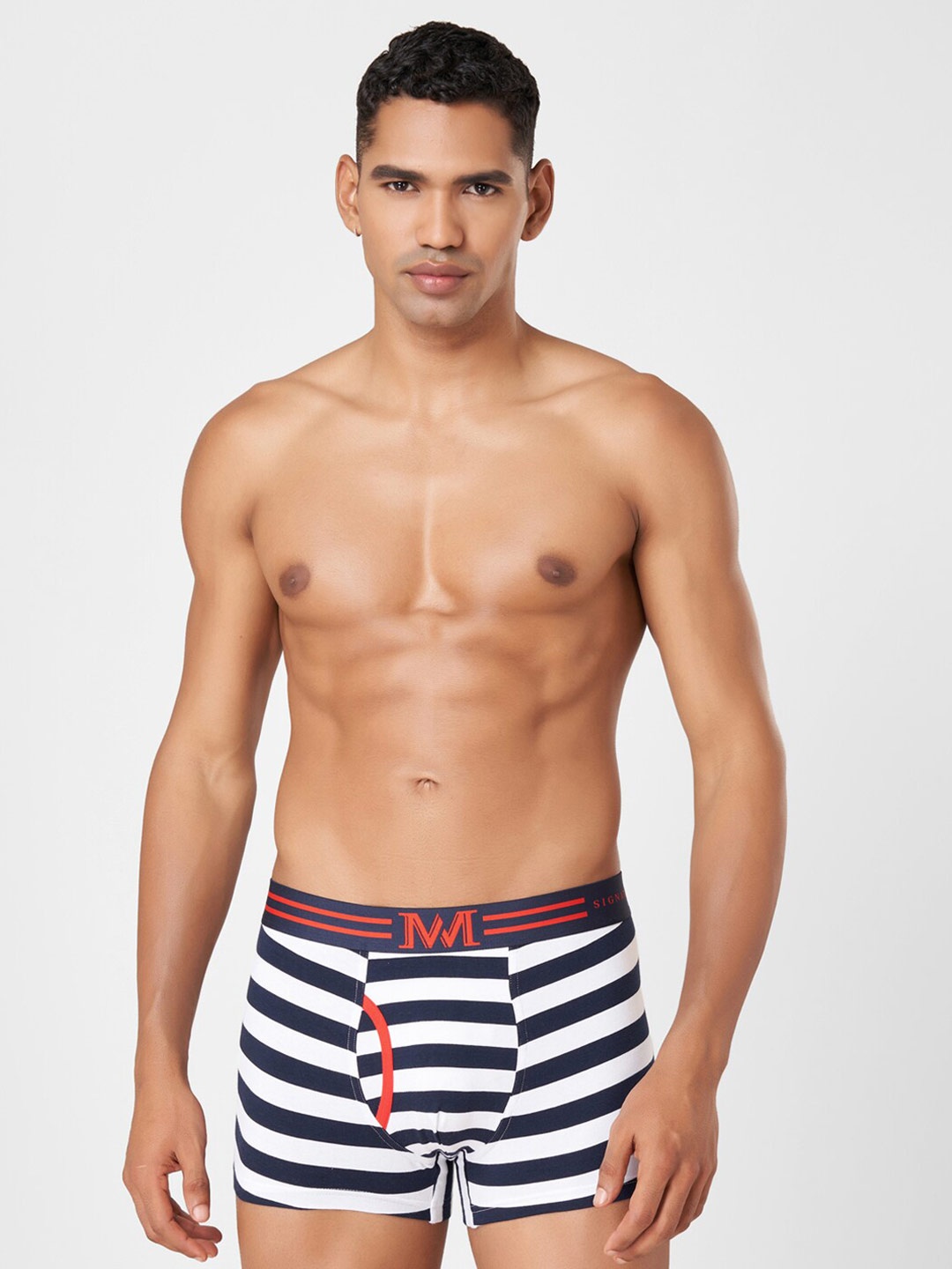 Macroman M-Series MW Signature Striped Shape Retention Trunk 8903978391137, Navy blue
Macroman M-Series MW Signature Striped Shape Retention Trunk 8903978391137, Navy blue