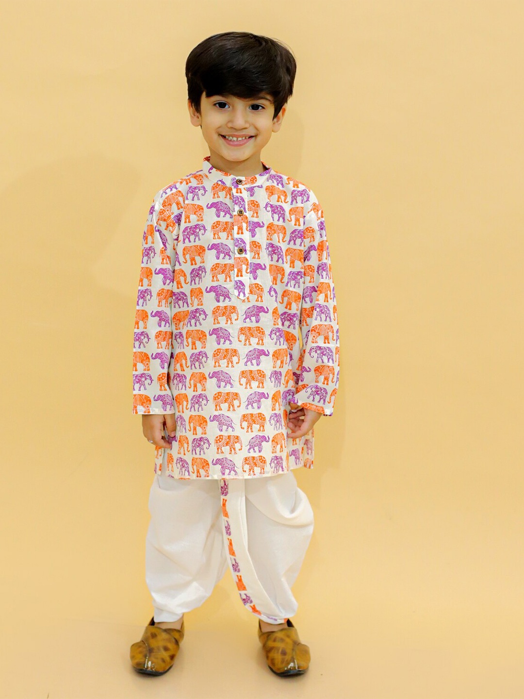 BAESD Boys Animal Printed Regular Pure Cotton Mandarin Collar Straight Kurta & Dhoti Pants, Orange
BAESD Boys Animal Printed Regular Pure Cotton Mandarin Collar Straight Kurta & Dhoti Pants, Orange