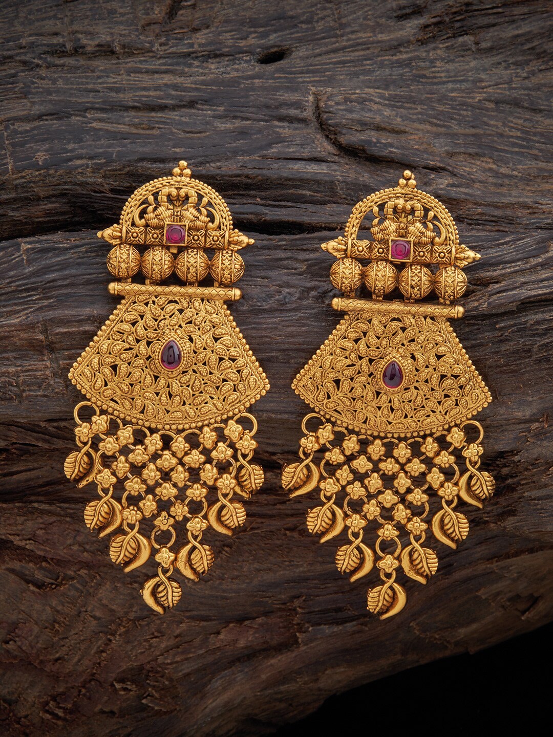 Kushal's Fashion Jewellery Gold-Plated Stone Studded Classic Antique Drop Earrings, Red
Kushal's Fashion Jewellery Gold-Plated Stone Studded Classic Antique Drop Earrings, Red
