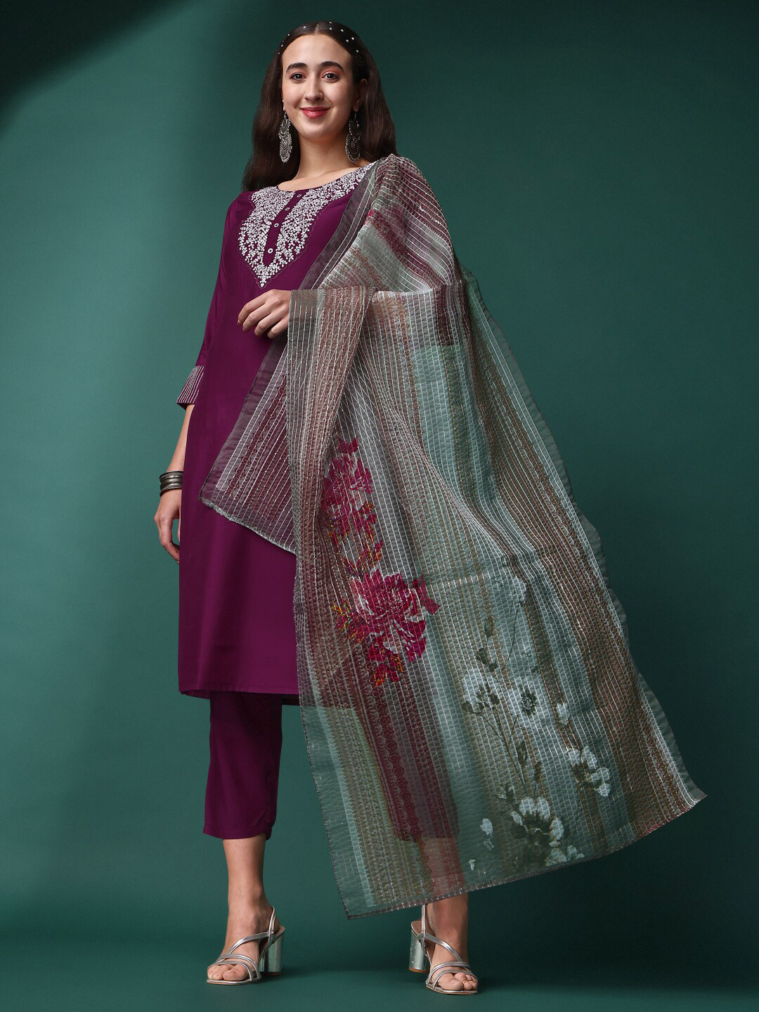 NIZA FASHION Embroidered Round Neck Thread Work Straight Kurta With Trousers & Dupatta, Purple
NIZA FASHION Embroidered Round Neck Thread Work Straight Kurta With Trousers & Dupatta, Purple